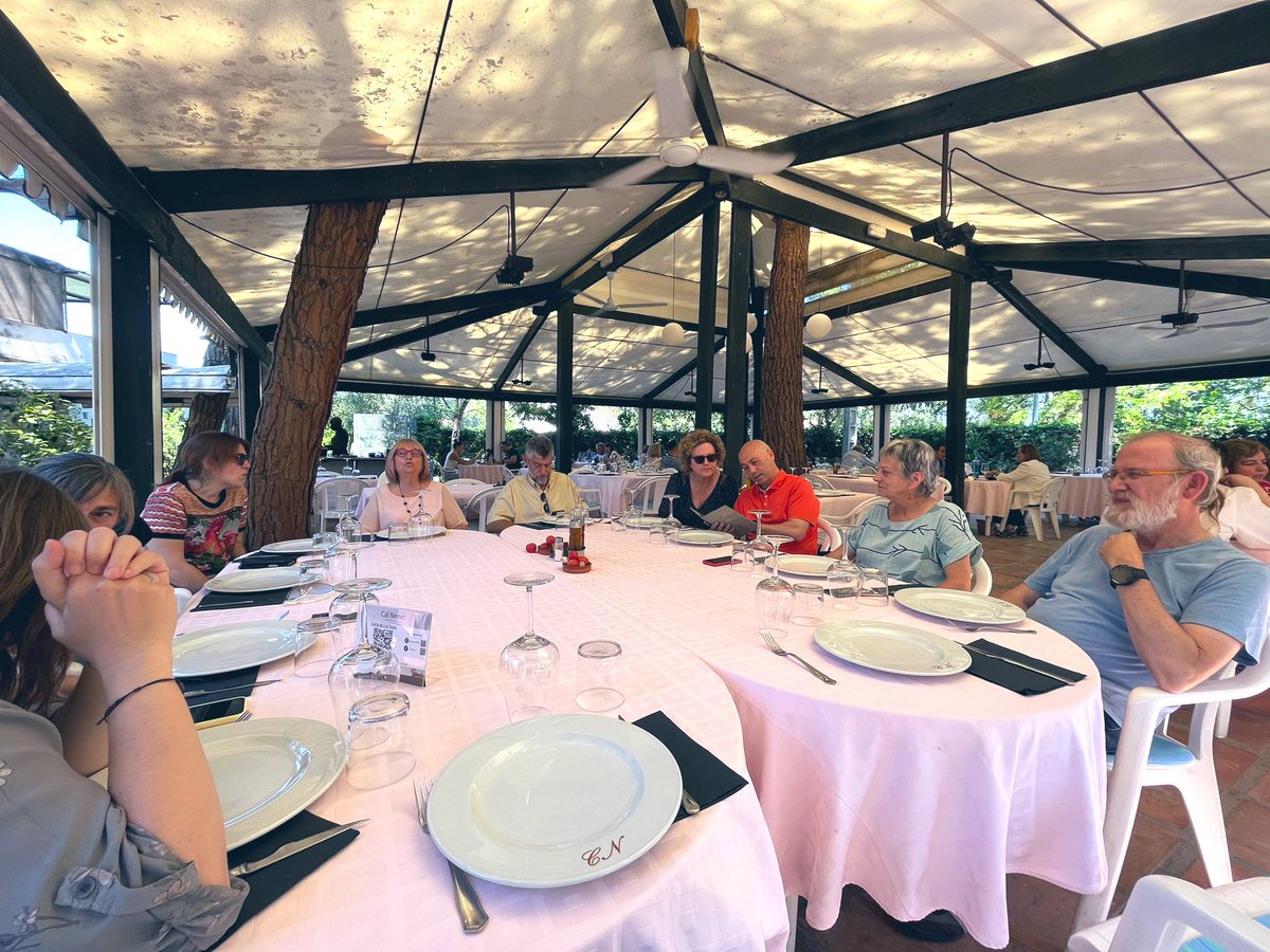 PardoMestre's tweet photo. Dinar a #LHorta caragols i brasa #Butsenit #CanNenet 💚 https://t.co/yDa1l1dE47