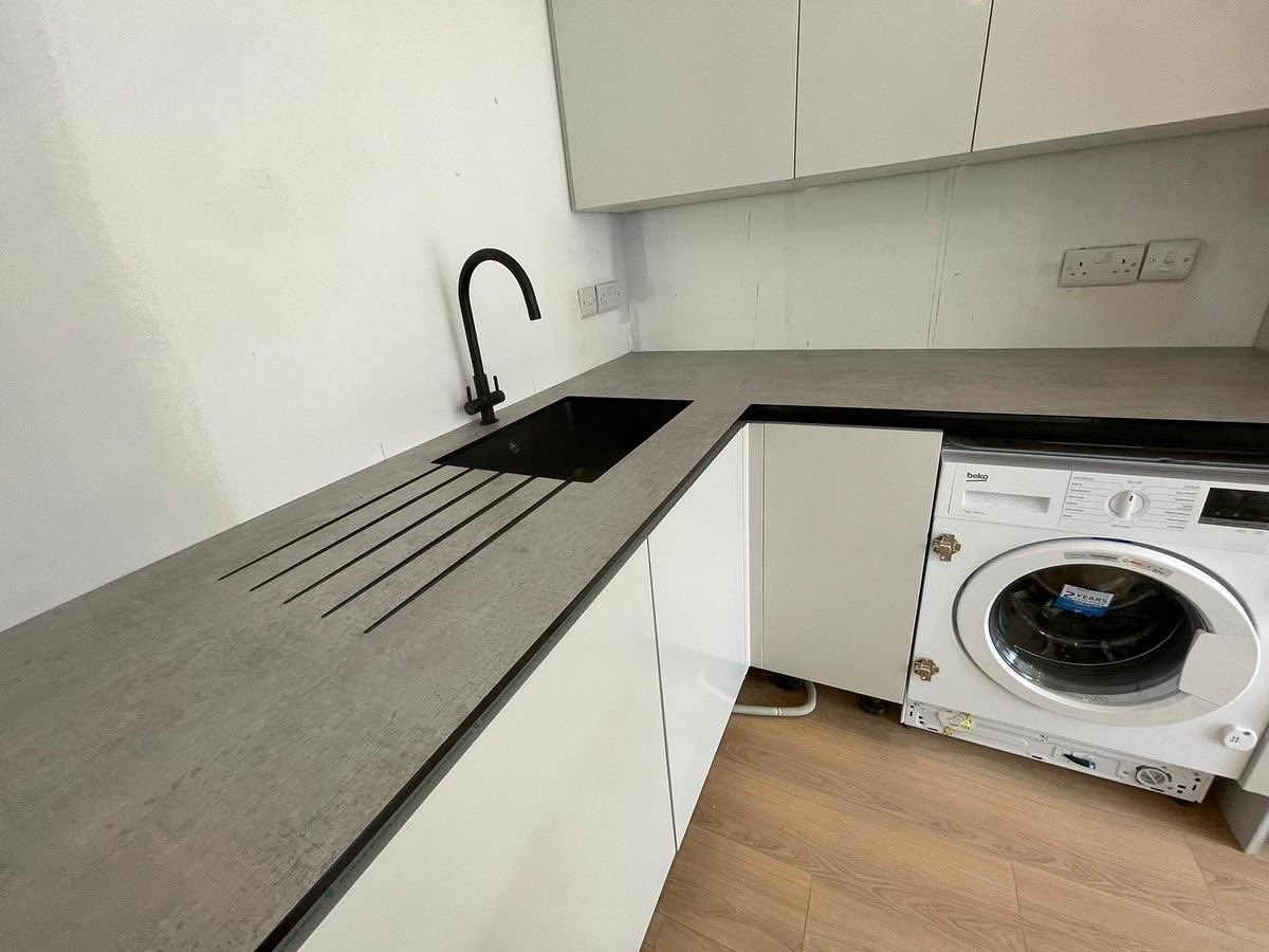 Olly London Kitchen Worktop Fitter tweet media