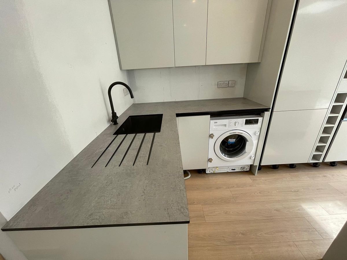 Olly London Kitchen Worktop Fitter tweet media
