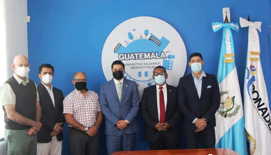Digefgt's tweet photo. El Director de #DIGEF, Francisco Reyna fue juramentado como integrante del #CONADER.
La juramentación estuvo a cargo del presidente, Mario Luis Prado durante la reunión de los titulares de ese Consejo.
@RecreacionGT @CDAG_Guatemala @COGuatemalteco @ConaderGua https://t.co/2BkwULnolM