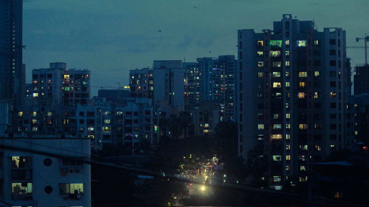 TakshShikari's tweet photo. Frame study - Blue. https://t.co/rYBYie3ZcD