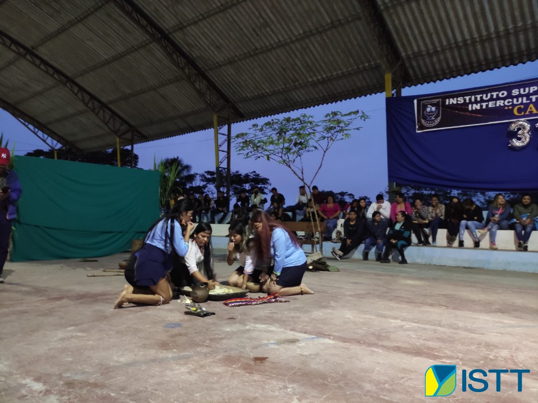 isttenaoficial's tweet photo. #ISTTENA
HOY 11 de mayo al conmemorarse el #DíaDeLasNacionalidades, @lorenayanezpi Rectora, @vijarfri, @Yaelizandi, @SPACHAMAMA docentes de @isttenaoficial participan en la 1era Feria de #OfertaAcadémica Amazónica e Integración Cultural organizado por #ISPIB. @ARibadeneiraE https://t.co/MF1PfiaI7b
