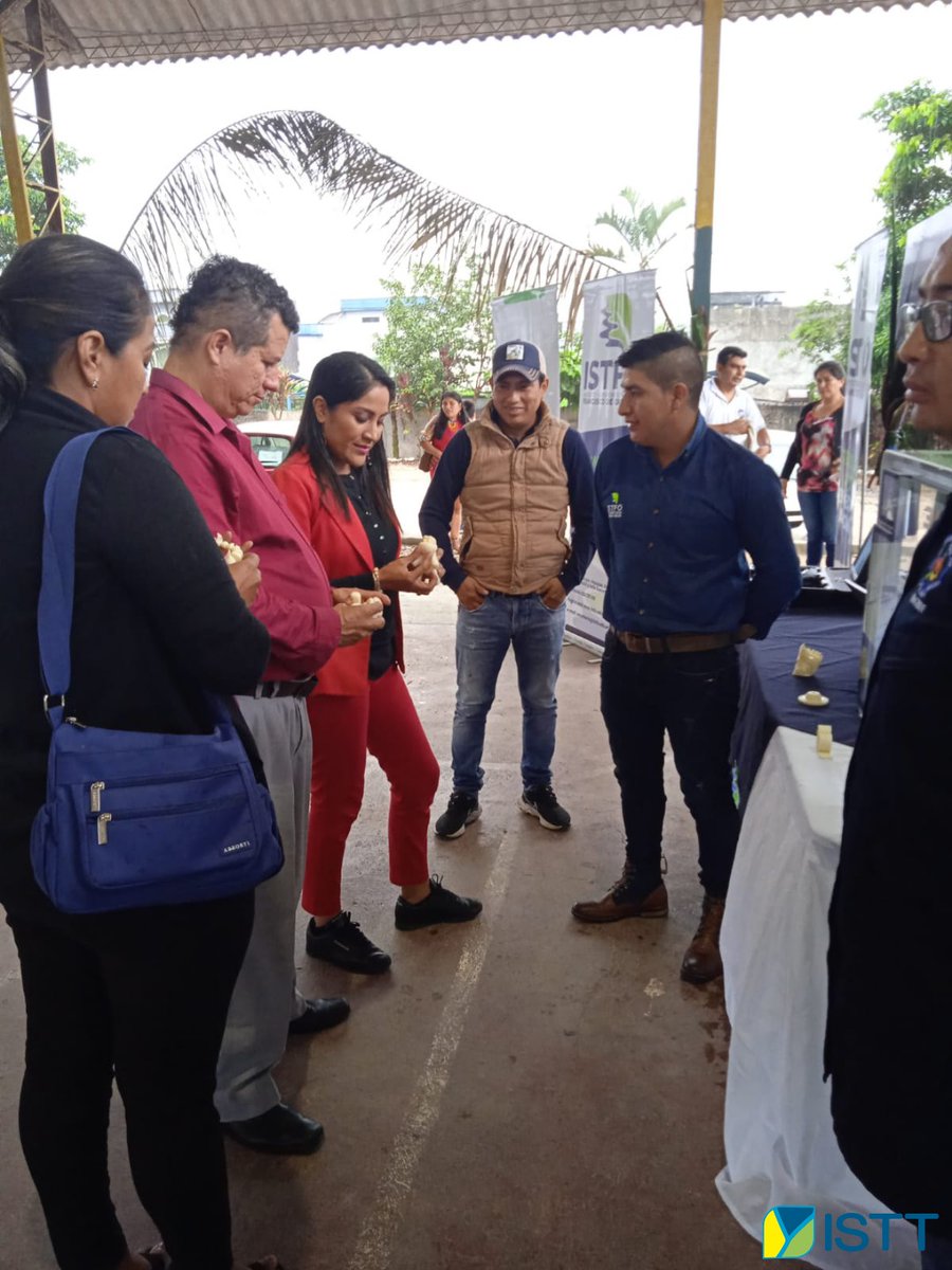 isttenaoficial's tweet photo. #ISTTENA
HOY 11 de mayo al conmemorarse el #DíaDeLasNacionalidades, @lorenayanezpi Rectora, @vijarfri, @Yaelizandi, @SPACHAMAMA docentes de @isttenaoficial participan en la 1era Feria de #OfertaAcadémica Amazónica e Integración Cultural organizado por #ISPIB. @ARibadeneiraE https://t.co/MF1PfiaI7b