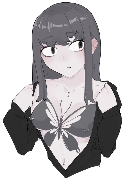 でっかいタトゥーで真っ黒だから胸を露出してもバレないと思ってすました顔をしているが耳真っ赤になってる女 