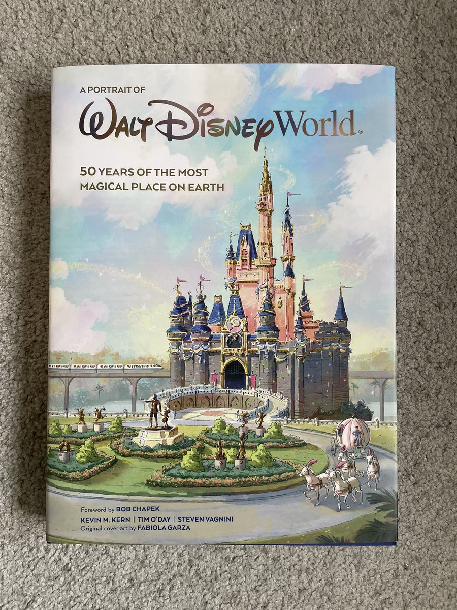 samc83's tweet image. After 7 long months waiting I finally have A Portrait Of Walt Disney World in my hands and it’s a literal vision of beauty. This book is unavailable everywhere, I know there will be a 2nd printing and that date is unknown at the moment
