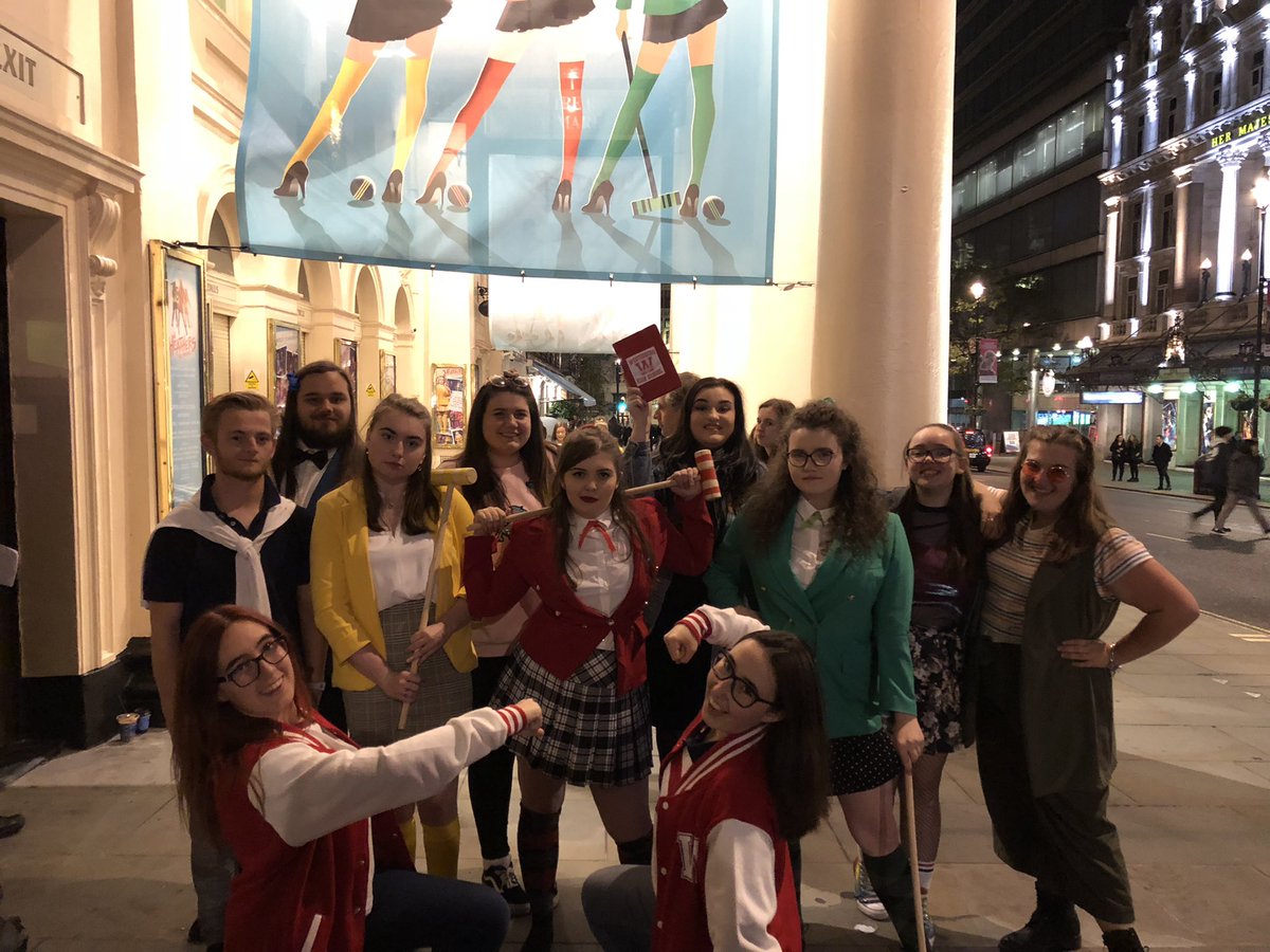 0ohcarriec's tweet photo. @HeathersMusical @TheOtherPalace #HowVeryCosplay we've done group cosplays a couple of times! Even thrown a Heathers-themed party where cosplay was mandatory 💙💚💛❤ https://t.co/PZau1rCotS