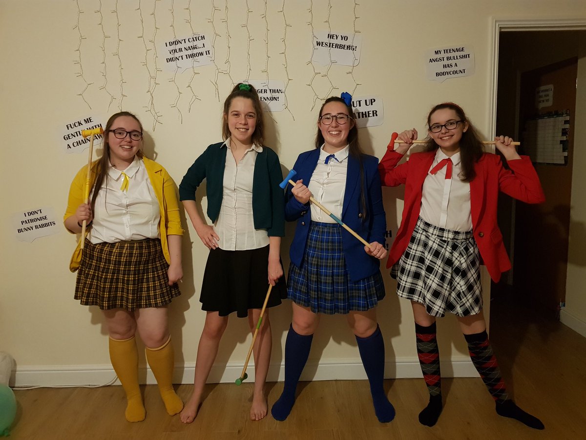 0ohcarriec's tweet photo. @HeathersMusical @TheOtherPalace #HowVeryCosplay we've done group cosplays a couple of times! Even thrown a Heathers-themed party where cosplay was mandatory 💙💚💛❤ https://t.co/PZau1rCotS