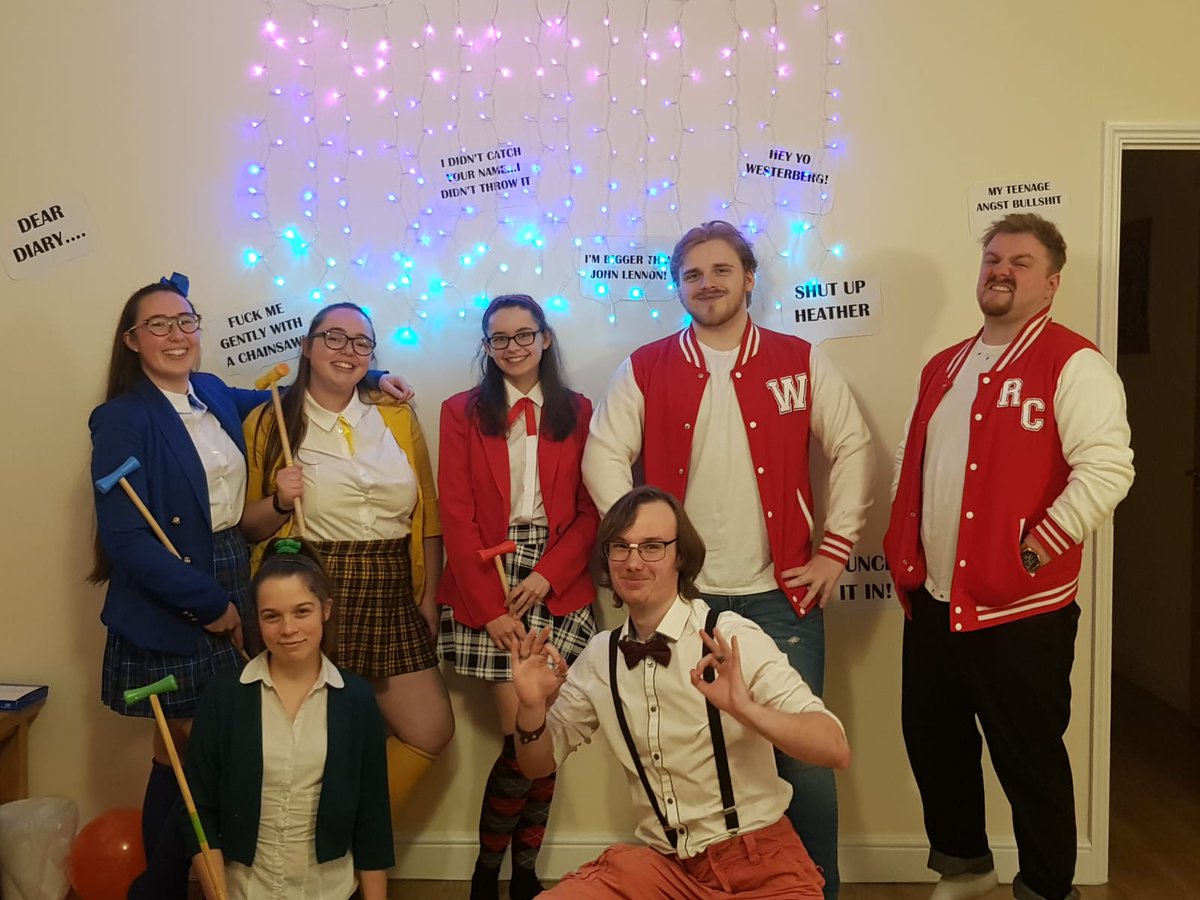 0ohcarriec's tweet photo. @HeathersMusical @TheOtherPalace #HowVeryCosplay we've done group cosplays a couple of times! Even thrown a Heathers-themed party where cosplay was mandatory 💙💚💛❤ https://t.co/PZau1rCotS
