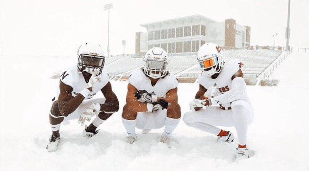 Blessed to receive an offer for the University of Northwestern🤍❤️
<a href="/MickalArvie/">Mickal Arvie</a> 
<a href="/coach_Rstreet/">Royce Street</a> 
@QtheSpeed 
<a href="/CoachCoy93/">Tyler McCoy</a>
#GoRangers