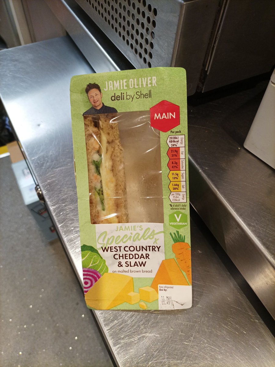 YugaroVR's tweet photo. @jamieoliver You should be fucking ashamed of yourself, how can you call this shit a sandwich absolutely rancid, the cheese doesn't taste right, the coleslaw is bitter as fuck and you have given me another reason to hate you, learn to make a sandwich you fucking lizard. https://t.co/XFCnYVqenu
