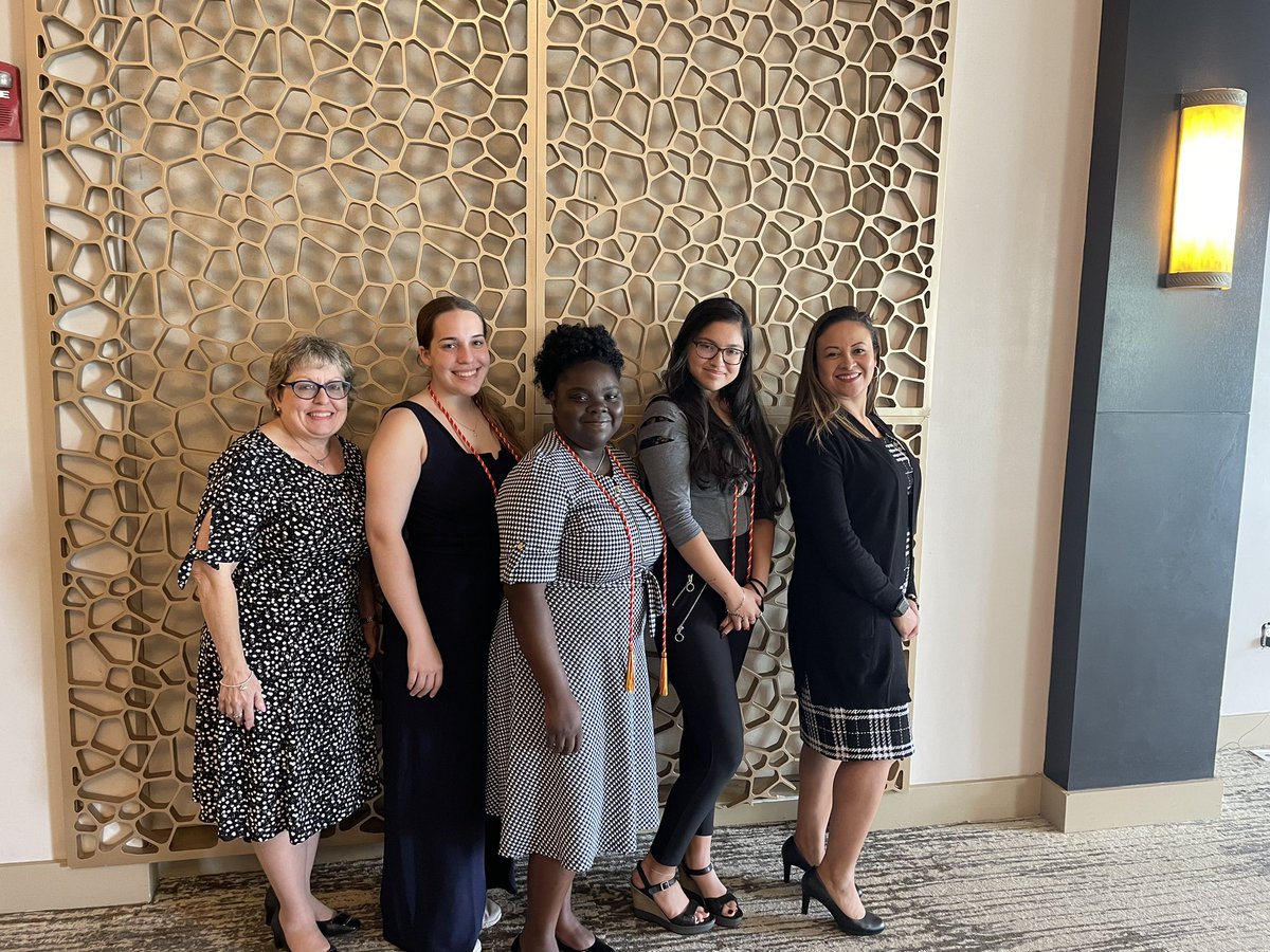 mrs_guad's tweet photo. Celebrating our seniors at the Graduation Luncheon with #womenoftomorrow https://t.co/K42kGfS6Fj