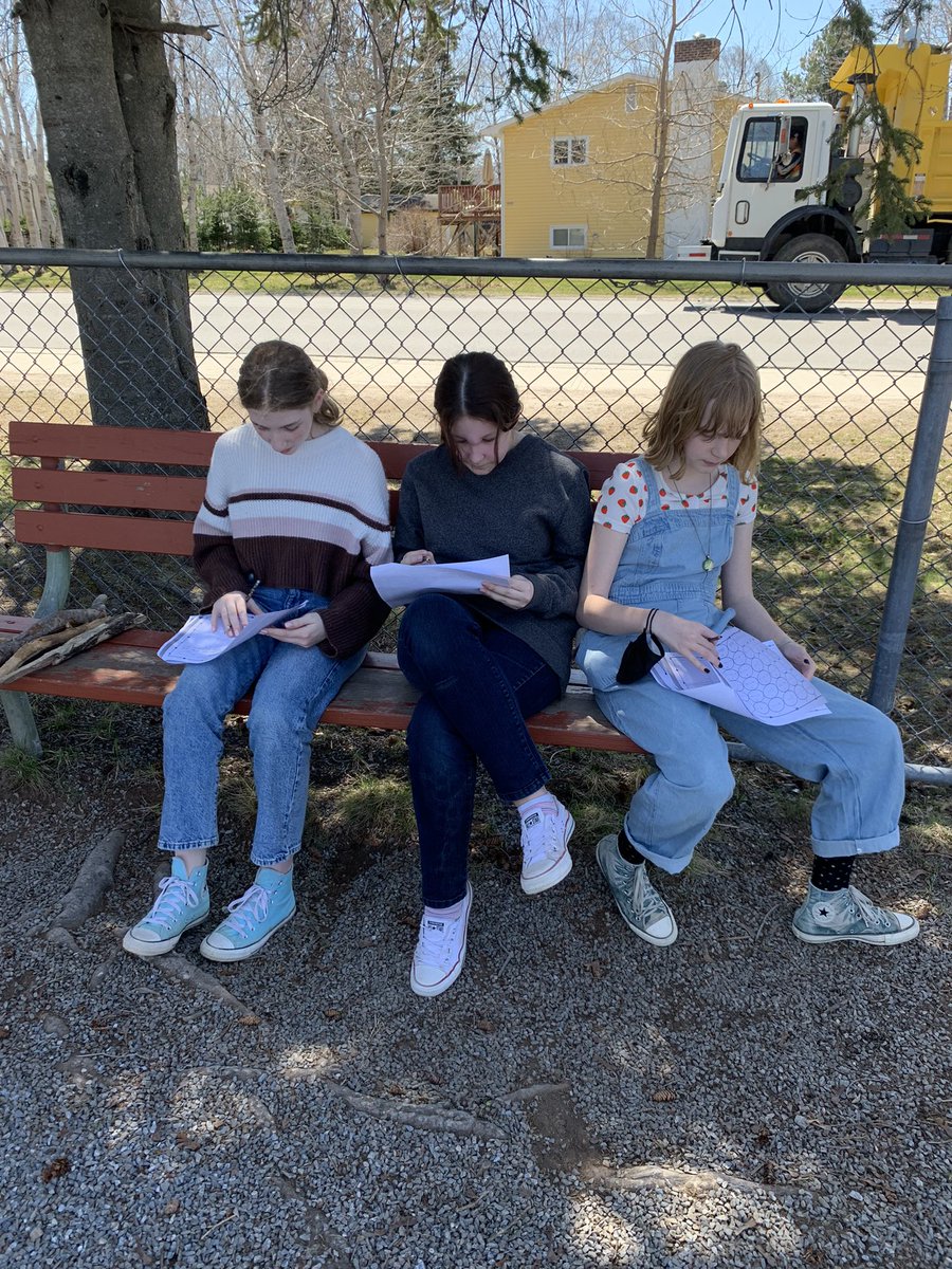 JessHogan15's tweet photo. Solving equations while being physically active in the sun! Health and math success today! @PasadenaAcademy https://t.co/ZNeQegyvCV