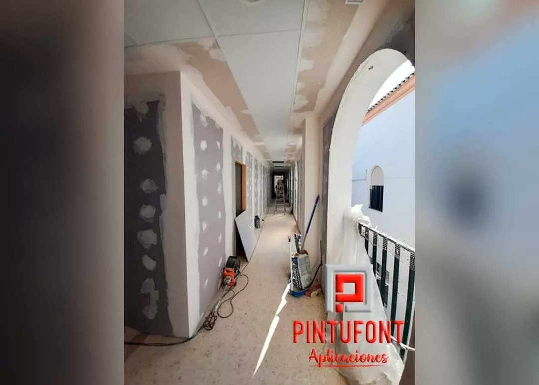 Pintufont1's tweet photo. Hemos comenzado un #nuevotrabajo, #Obras en el #Hospital de #AltaResolución  #MoróndelaFrontera. 
¿Pensando en alguna #reforma? Te ofrecemos #presupuestos #sincompromiso️.
#enlasmejoresmanos #rehabilitacion #edificio #reformaintegral #hospitales #pintura #aplicacionesdepintura https://t.co/rJz93GDjAp