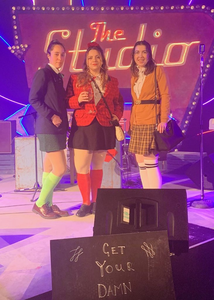 that_barbara's tweet photo. #HowVeryCosplay Exposing myself as the theatre/cosplay nerd I am for a chance to go to the recording of Heathers. Here's me as Heather Duke... 

Act 1            vs.          Act 2    😆 https://t.co/JqhbKqALCq