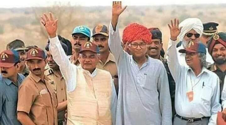 flytopranab's tweet image. Salute to the will of the Leaders &amp;amp; Scientists

#POKHRANNUCLEARTEST #TechnologyDay2022 #AtalBihariVajpayee #drkakam