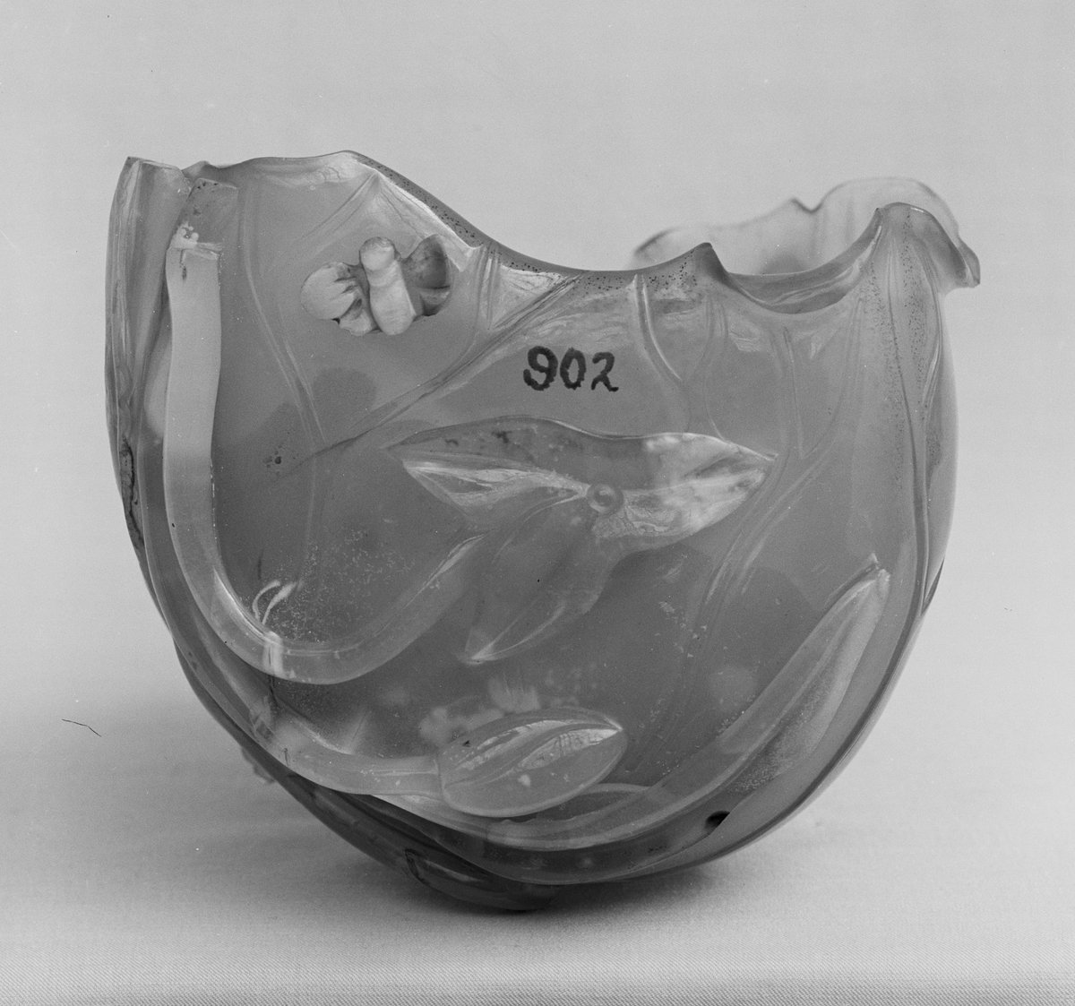 met_asianart's tweet photo. Cup https://t.co/ti8nxPAoYb https://t.co/PUGZM4JGIB