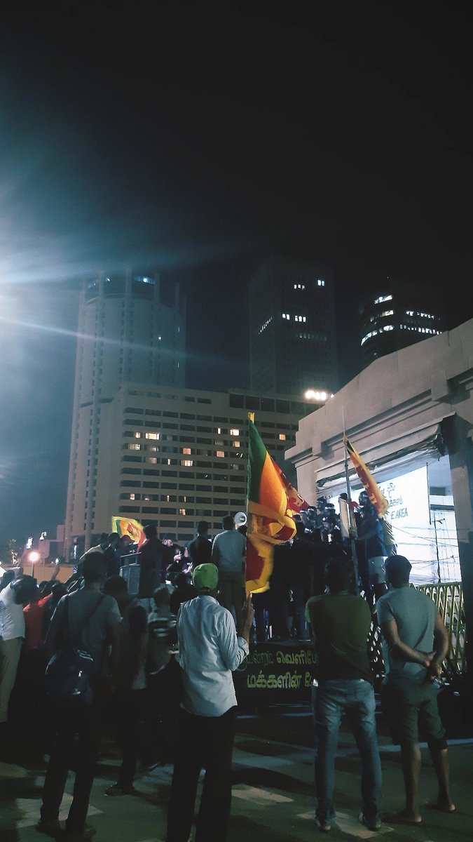 lynceybm's tweet photo. 33rd day and counting....

#itssafe #peacefulprotest #gotagama
#aragalayatajaya #gohomegota #SriLanka https://t.co/KtslGlPl6a
