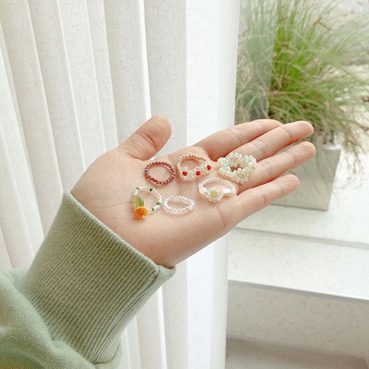 ccpepitas's tweet photo. holi este es un cc dedicado a la bisutería ^^ subiré threads acerca de la elaboración de collares, aretes etc con mostacillas y otro tipo de materiales. espero les guste
 *´ㅅ`)ﾞ https://t.co/427oy6sylc