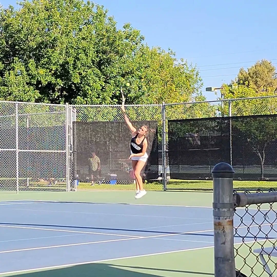 BaughIX's tweet photo. National Champion!!!!!!!!!
Gigi Browne Wins 5-7,6-1,7-6(2) over Wild from Tyler Jr. College
#OneTeam #OneFamily #AllDayLike #TitanStrong
@spcnews @spctennis @phil_girardi https://t.co/2g82Q7VkbD