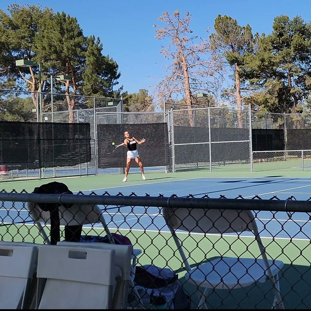 BaughIX's tweet photo. National Champion!!!!!!!!!
Gigi Browne Wins 5-7,6-1,7-6(2) over Wild from Tyler Jr. College
#OneTeam #OneFamily #AllDayLike #TitanStrong
@spcnews @spctennis @phil_girardi https://t.co/2g82Q7VkbD