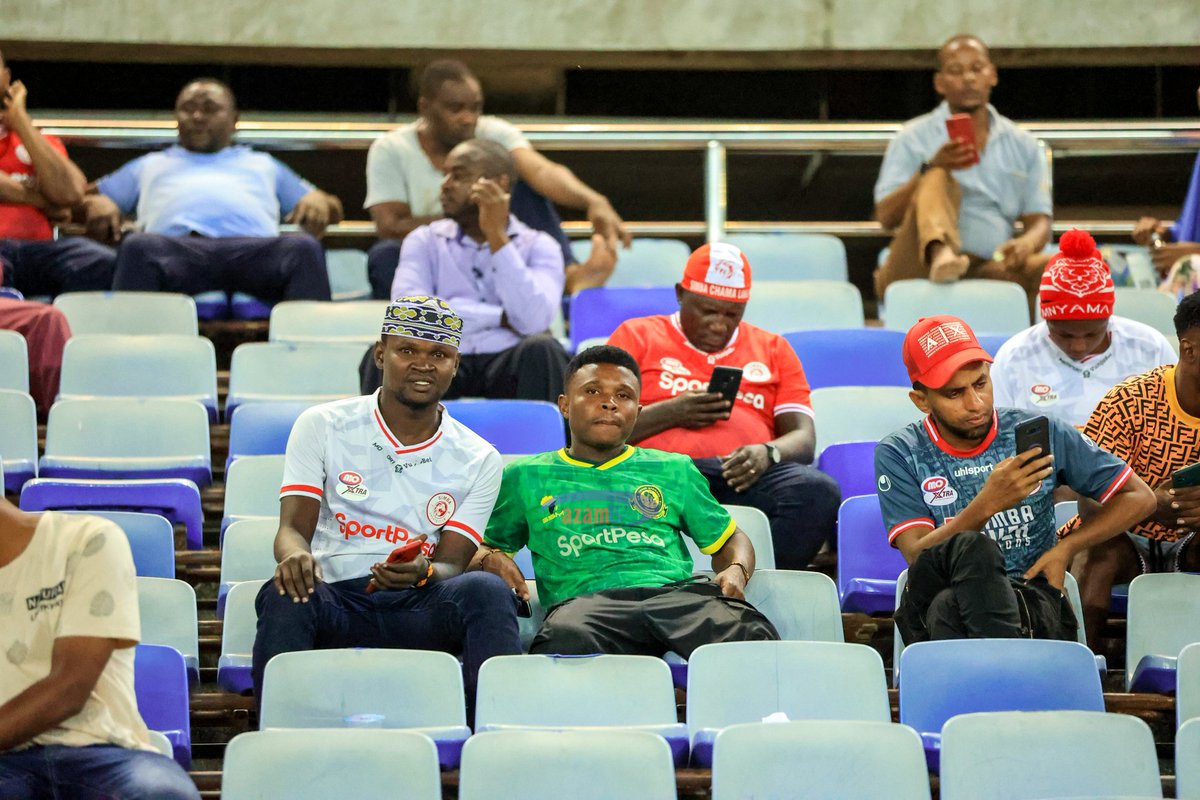 azamtvtz's tweet photo. #NBCPL Mashabiki mchanganyiko.
60': Simba 2-0 Kagera
LIVE #AzamSports1HD
#NBCPremierLeague #LigiKuuYaNBC #NBCPL #NBCPLUpdates #SimbaSC #KageraSugar #SimbaKagera https://t.co/il6Cxb1EbV