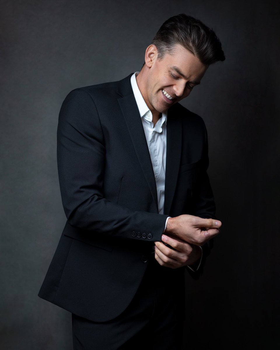 BrendynHatfield's tweet photo. One might think this is posed…I’m laughing because but this is three minutes into me trying my hardest to sort out the button on my cuff🤦🏻♂️
@DanCollinsPhoto
@nextofficial @ZARA #zaraman #zaramen #zara #mensfashion #menswear #menstyle #fashionphotography #dancollins #candidshot https://t.co/HUr7pVHuTm