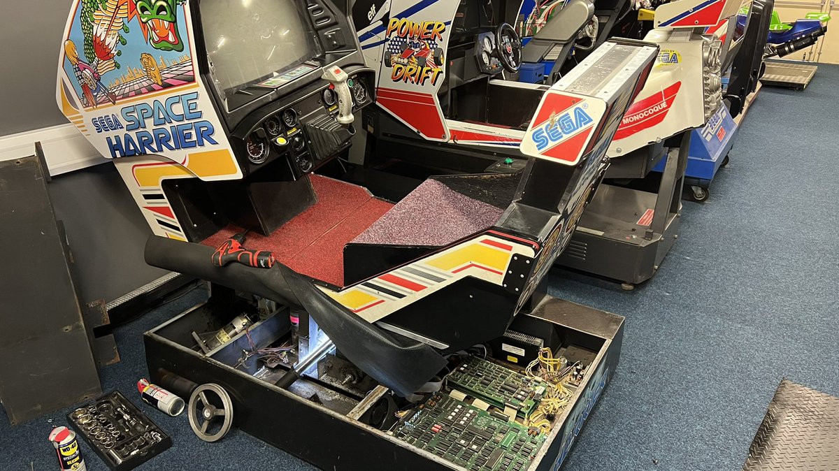 Just short of 40 years worth of metal shavings from the motorwheel = poorly Space Harrier. 
Repairs are finished so it is back up and running for everyone this week.