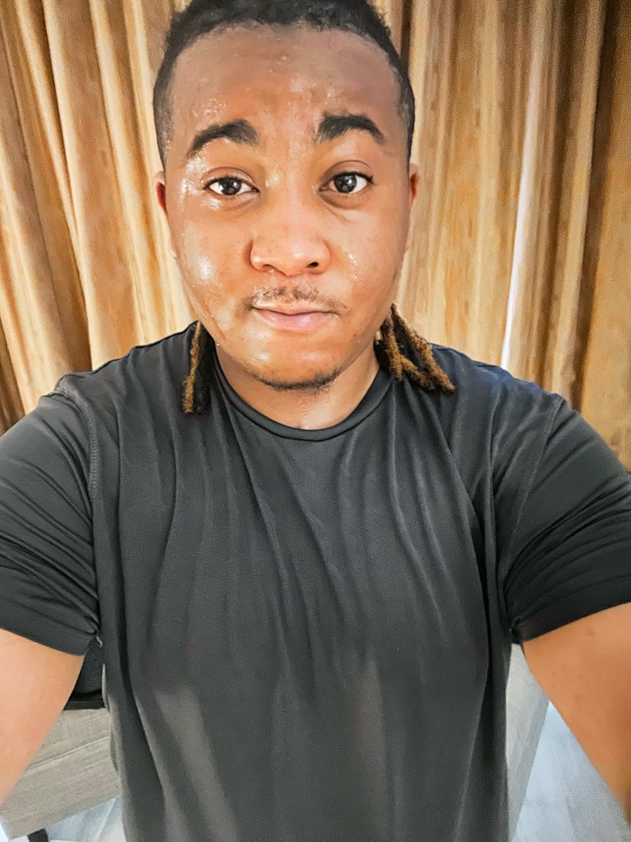 thejoshuarogers's tweet photo. Workout complete‼️ ✊🏽💪🏽🔥🔥
#HappyWednesday #Healthy #Workout #JoshuaRogers #StillTrustingGod #Leggo #Goalstoreach https://t.co/80Wl4s4Cqg