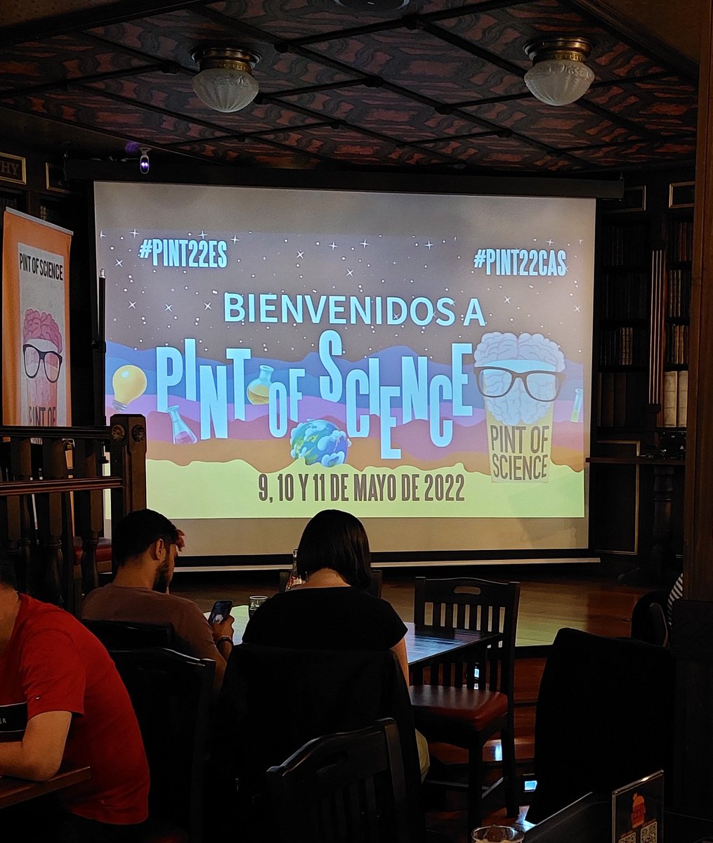 UJIuniversitat's tweet photo. Todo llega a su fin... pero no sin disfrutarlo. A punto se comenzar el #Pint22cas en el #TempleBarCastellon. Mucha #CiènciaUJI en @pintofscienceES https://t.co/7Zn90dAwfg