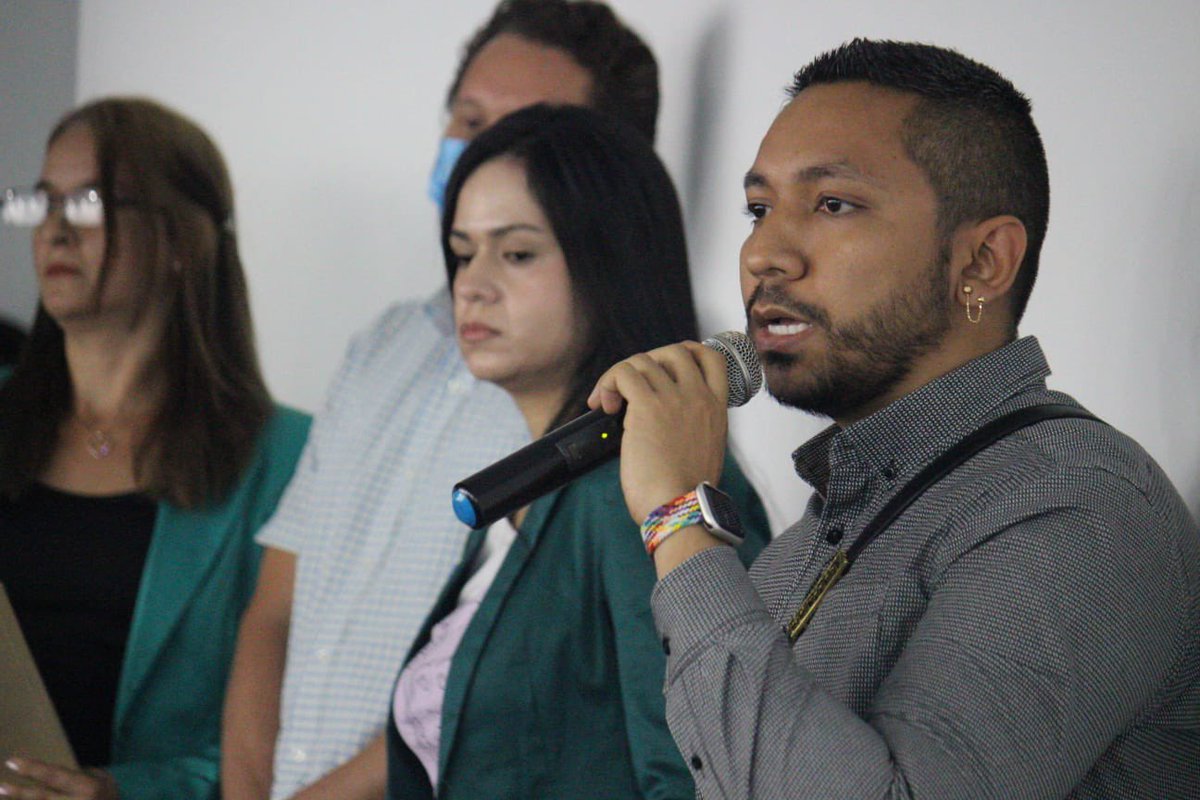 Cali_Participa's tweet photo. Juntos por la reconstrucción del Sistema Distrital. 🌇

En jornada de trabajo con el equipo de promoción y fortalecimiento de la participación para generar espacios con la comunidad e informar sobre la transición a Cali Distrito Especial. 

#SomosCaliDistrito https://t.co/ykPwXp5vc6
