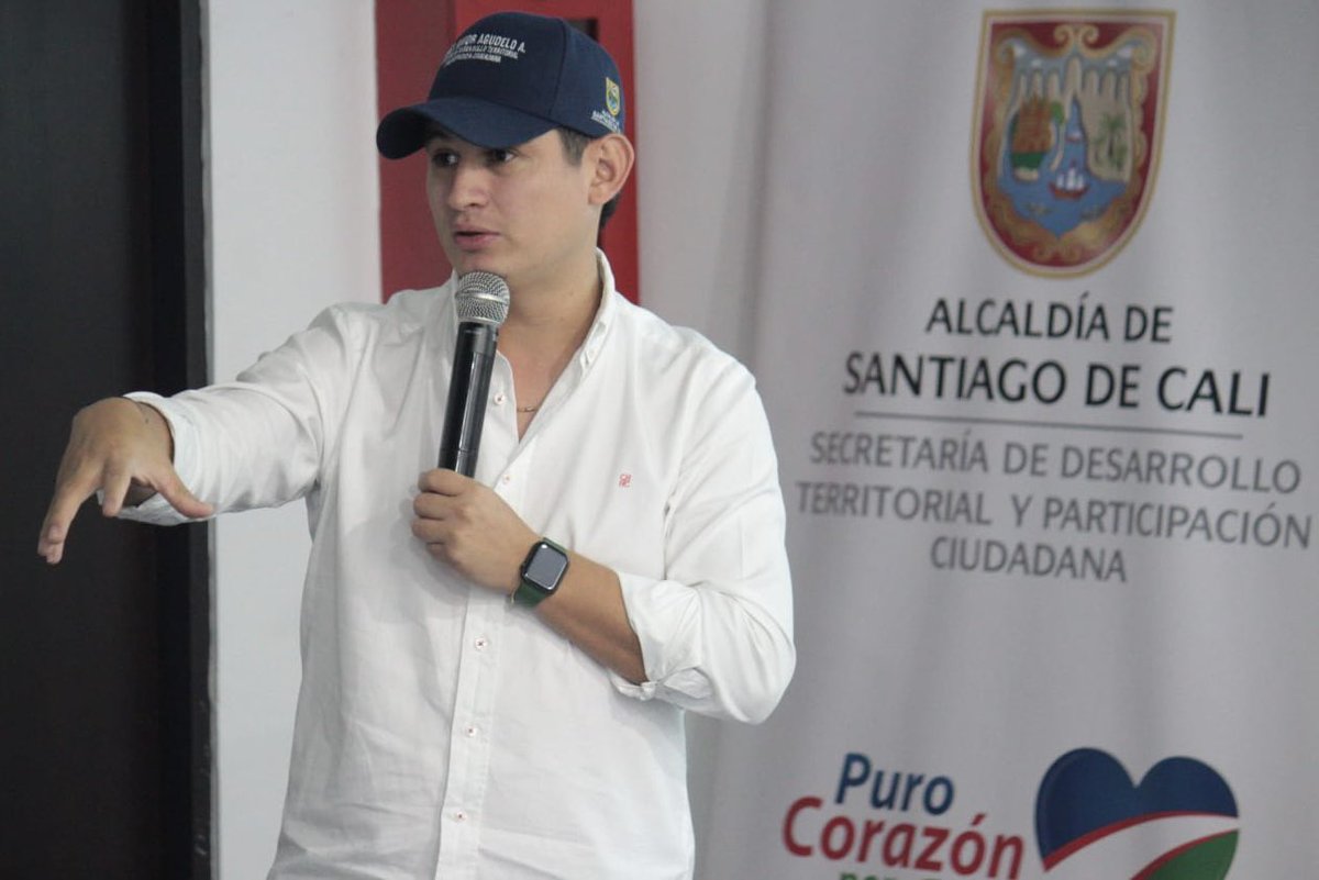 Cali_Participa's tweet photo. Juntos por la reconstrucción del Sistema Distrital. 🌇

En jornada de trabajo con el equipo de promoción y fortalecimiento de la participación para generar espacios con la comunidad e informar sobre la transición a Cali Distrito Especial. 

#SomosCaliDistrito https://t.co/ykPwXp5vc6
