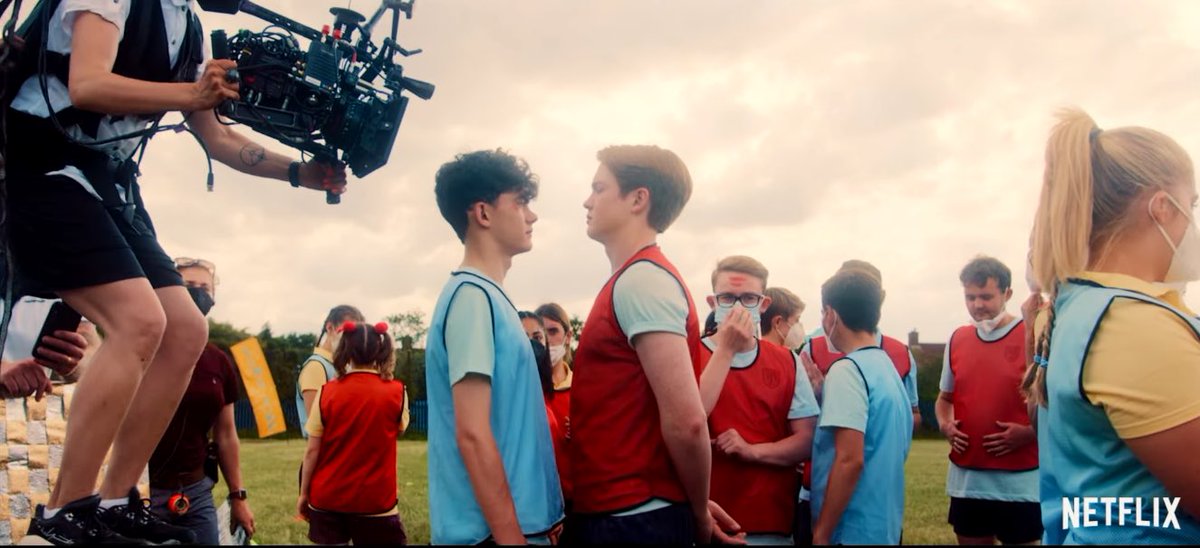 🚨 NEWS 

Nueva imagen del detrás de escenas de #Heartstopper: 
🍂

<a href="/joelocke03/">:)</a> <a href="/kit_connor/">‏ؘ</a> 
#RENEWHEARTSTOPPER