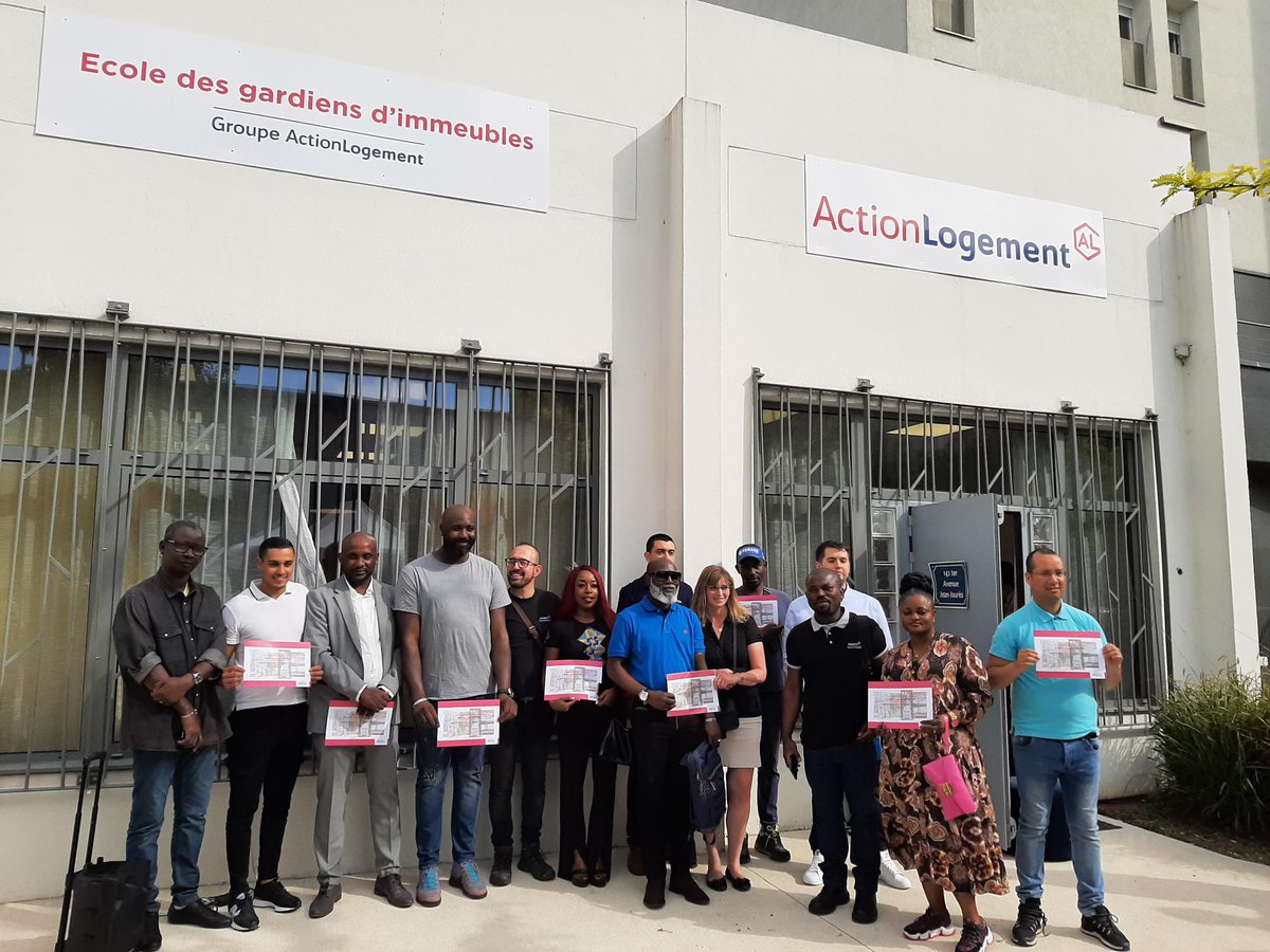 Aujourd'hui, remise des diplômes de la 6ème promotion de l'Ecole des gardiens d'immeuble des filiales <a href="/ActionLogement/">Action Logement</a> : <a href="/SEQENSofficiel/">Seqens</a> <a href="/inli_officiel/">in'li</a> <a href="/Erigereofficiel/">Erigere Officiel</a> <a href="/3F_Officiel/">3F_Officiel</a>  <a href="/ApesDsu/">L'apes</a> <a href="/afpols_officiel/">AFPOLS</a> <a href="/lepolesidf/">PoleS - La Fabrique des quartiers populaires</a> 
En savoir plus ⤵️ linkedin.com/feed/update/ur…