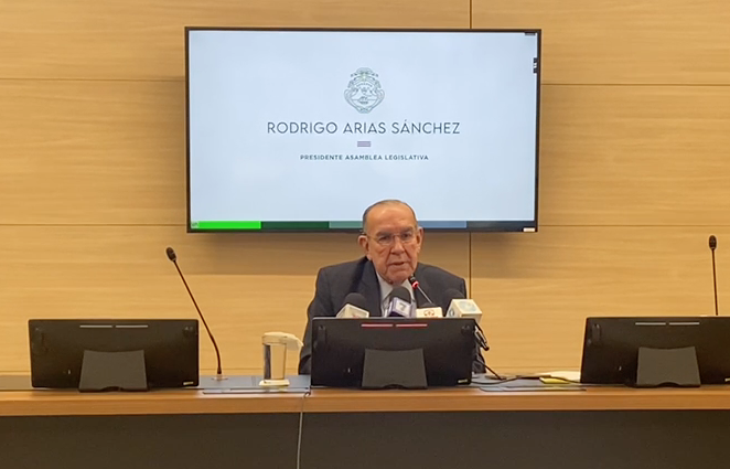 ameliarueda's tweet photo. #ÚltimaHora Presidente del Congreso, @Rodrigo_Arias, califica de inoportuno el decreto emitido por el Gobierno para eliminar obligatoriedad de uso de la mascarilla y pide a la administración Chaves reconsiderar la medida https://t.co/JUPoSibX2r