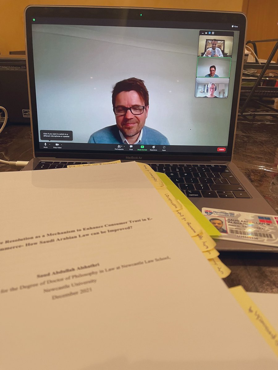 saudalsha3's tweet photo. بفضل من الله ثم بدعاء الوالدين أنجزت مناقشة الدكتوراة في تخصص القانون في جامعة نيوكاسل في المملكة المتحدة. 
الشكر لله، ثم للوالدين ولزوجتي، وجميع من دعمني وساندني وأحسن الظن بي، شكراً لزملاء الدراسة والمشرفين ولجنة المناقشة. https://t.co/ZgsKnjQHD7