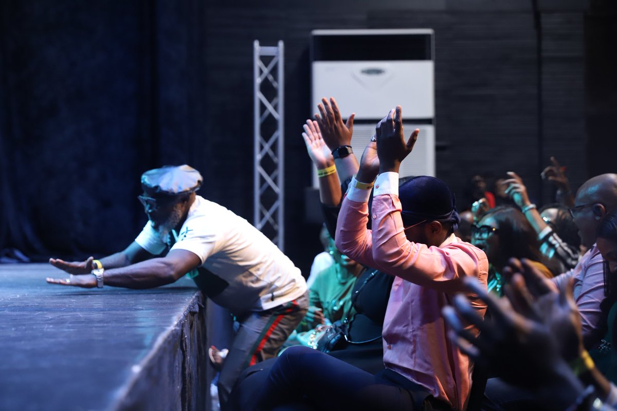 forevercfr's tweet photo. Pictures they say don't lie and it's the truth. Sunday was fire. The CHANGED WORLD TOUR just started and Lagos experience it fully. 

My name is FOREVER. I am a comedian and i am very funny. #changedworldtour #changedworld #comedianforever https://t.co/1x5dskhmiR