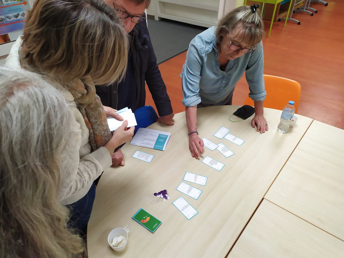 Yann_Ty_Coz's tweet image. Formation des directeurs.trices de la circonscription #BrestIroise ➡️"Gérer la sécurité dans les écoles"
🔹Une responsabilité collective
🔸Études de cas 
🔹Découverte de l'outil académique @acrennes "CéCiriské"
🔸Sensibilisation,évaluation et prévention des risques professionnels