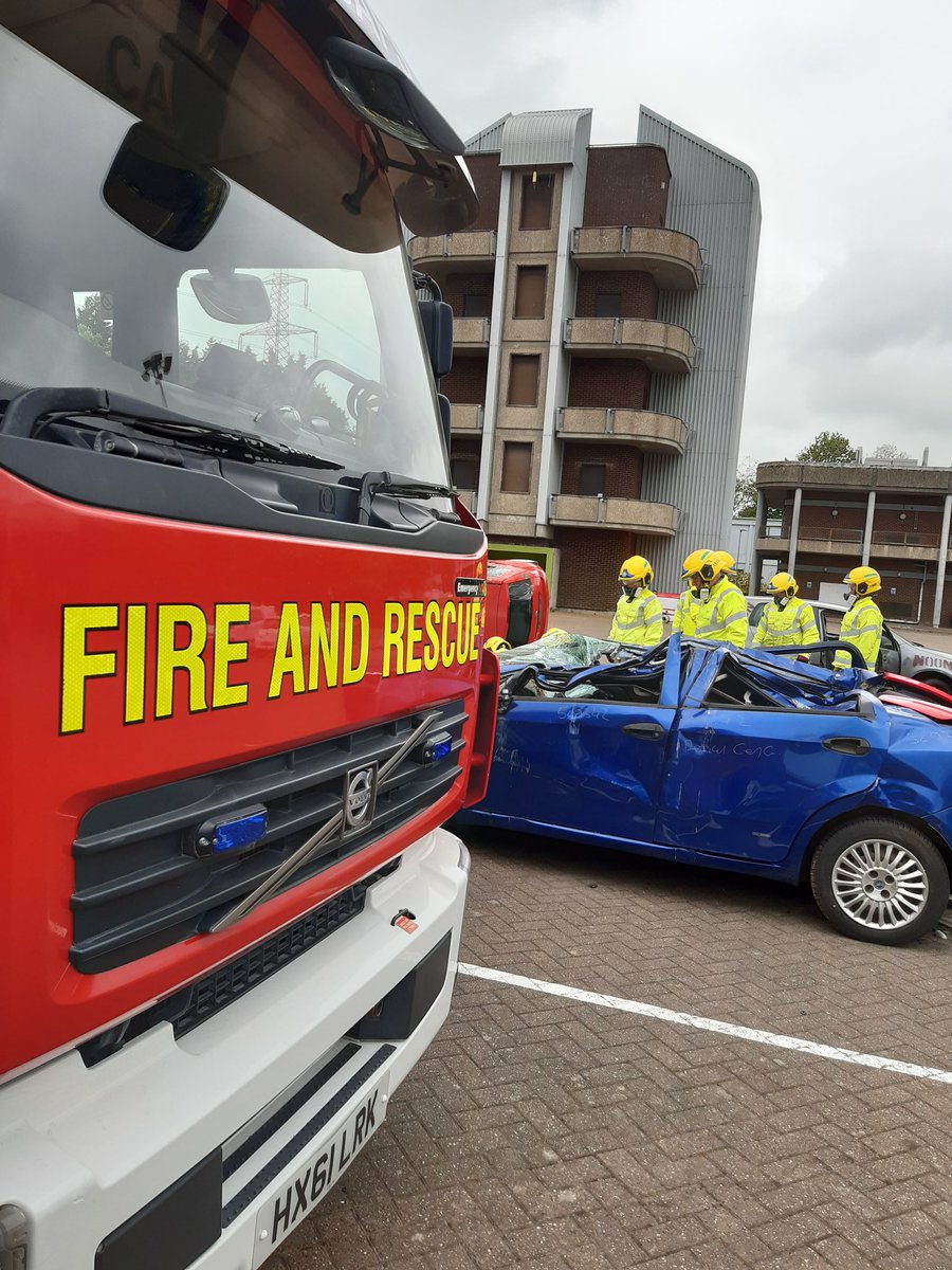 HIWFRS_LandD's tweet photo. Today has been a busy day of #SpaceCreation for our #GreenSquad #Trainees #EmergencyPlan #DashBoardRelocation #DashLift #Ramming https://t.co/DJmoS4CInl