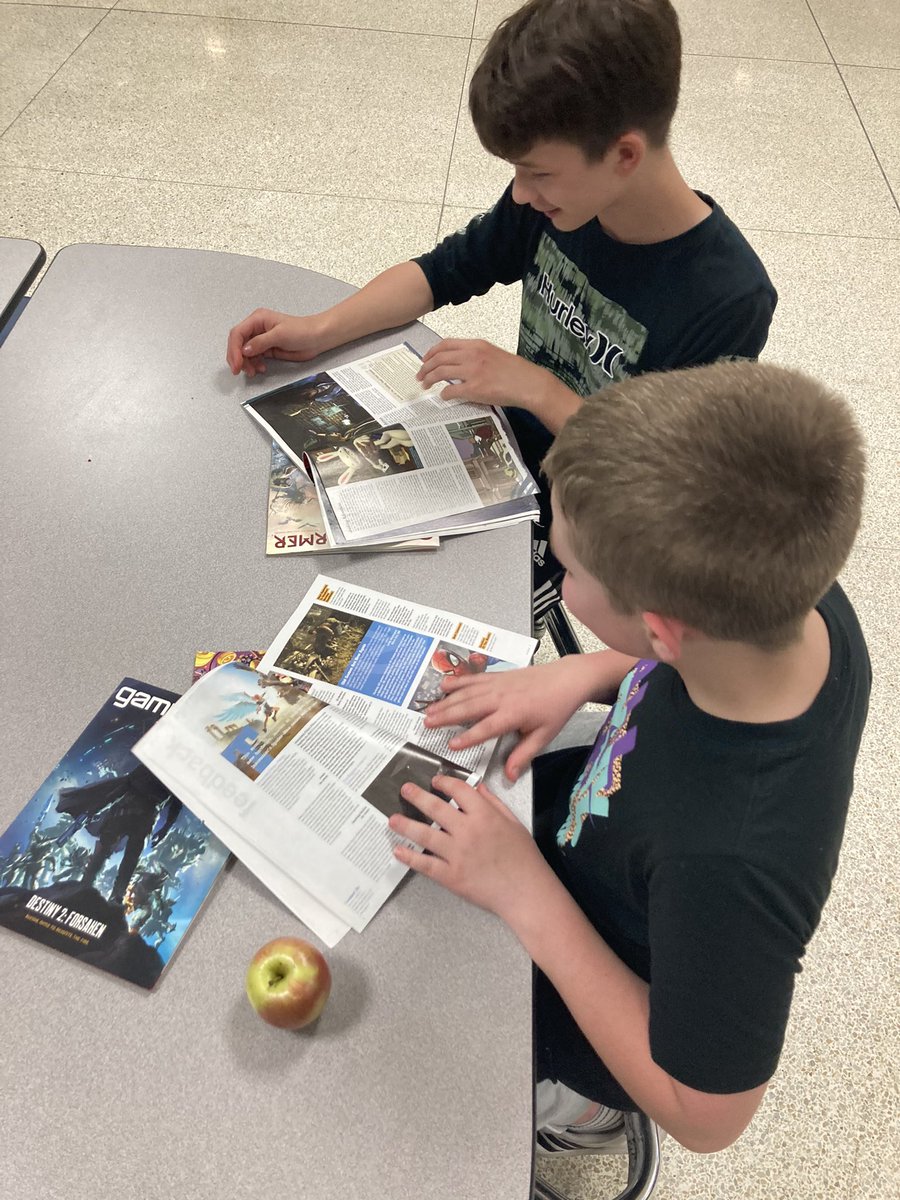 JayLinebaugh53's tweet photo. A lot of kids like video games. These students enjoy reading about them!!  Using our lunchtime wisely at GLMS. #glcsms #literacyeducation #educatingatlunch #glcs #literacymatters https://t.co/UakoOgJYl3