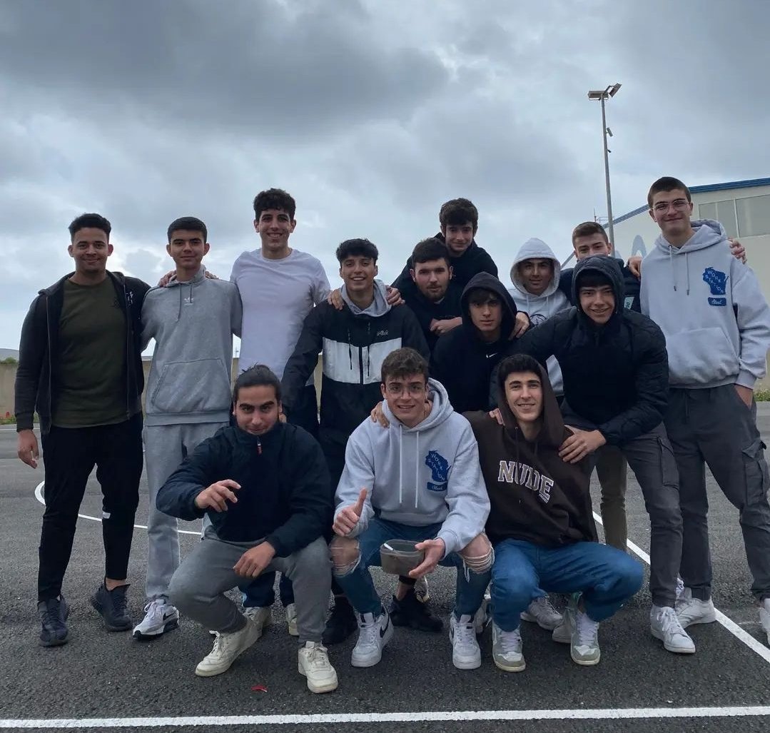 🚨MÀXIMA DIFUSIÓ🚨 
Dissabte 21 a les 18:00
GITANETA FC vs BATX FC
a.k.a RAMIS vs CAP DE LLEVANT
Estadi Ses Canaletes (Sant Lluís)
rt i like. volem tot Maó de públic. evento del año