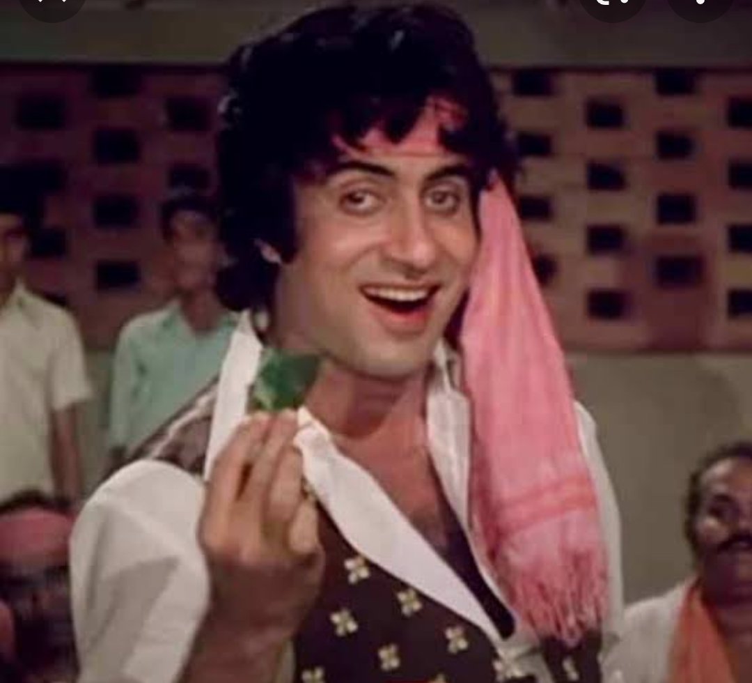 Vibhor4tweet's tweet photo. #44YearsOfDon Superhit songs hit dialogue zabardast acting fantastic story aur Apne BIGB aur kya chahiye bhai ..on of the cult classic film #DON @SrBachchan sir ❤️🌹#khaikepanbanaraswala #Ehaibumbainagariya #mainhoondon #yemeradil #jiskamujhethaintezaar @AmitAgrawl @king_ajaz786 https://t.co/hQ80GNiA94