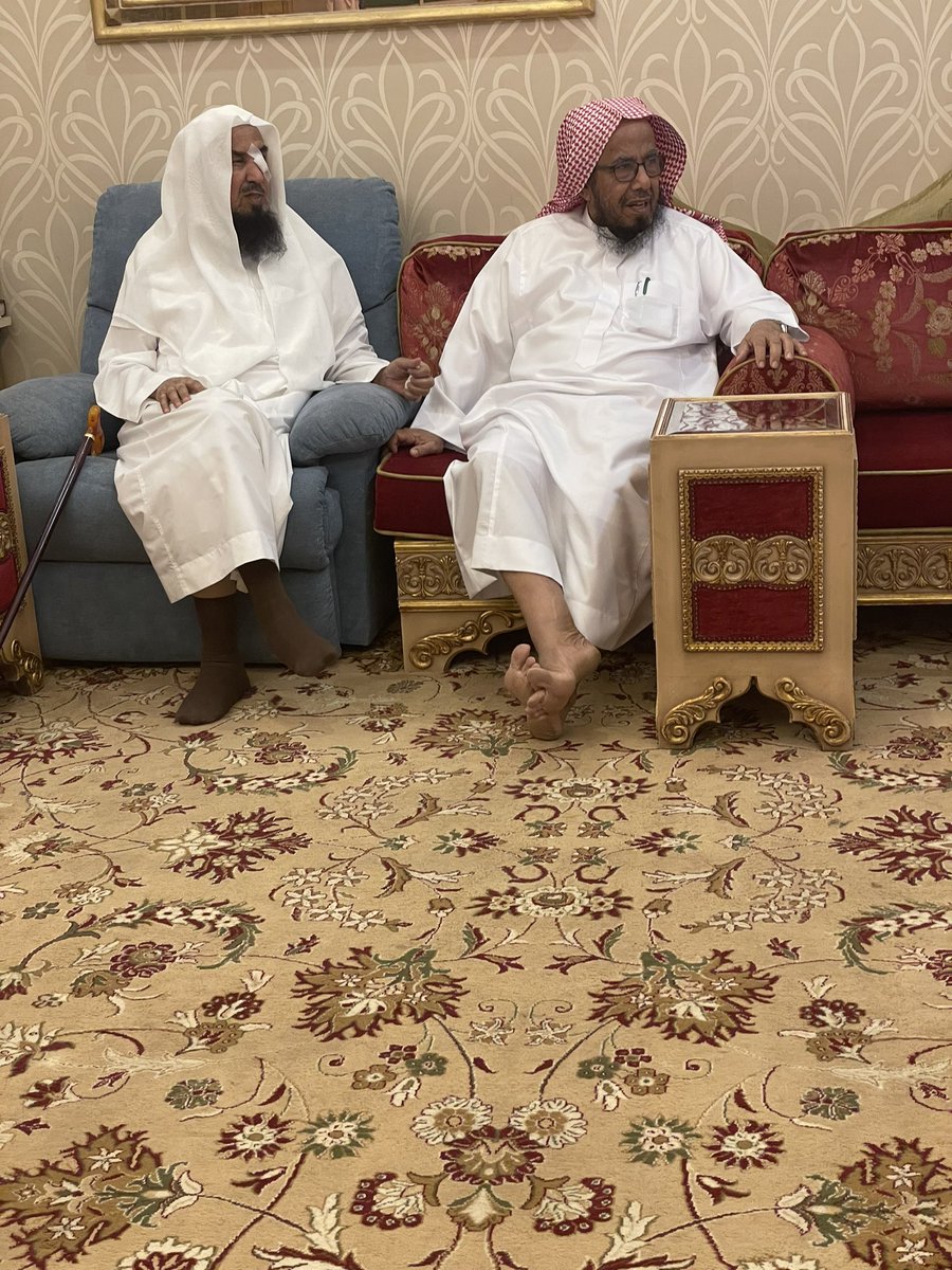 Sultan123H's tweet photo. تشرفنا اليوم بزيارة الشيخ الدكتور عبدالله المطلق للوالد جزاه الله خير ولا يوريه مكروه. https://t.co/tXrOSWGSHy