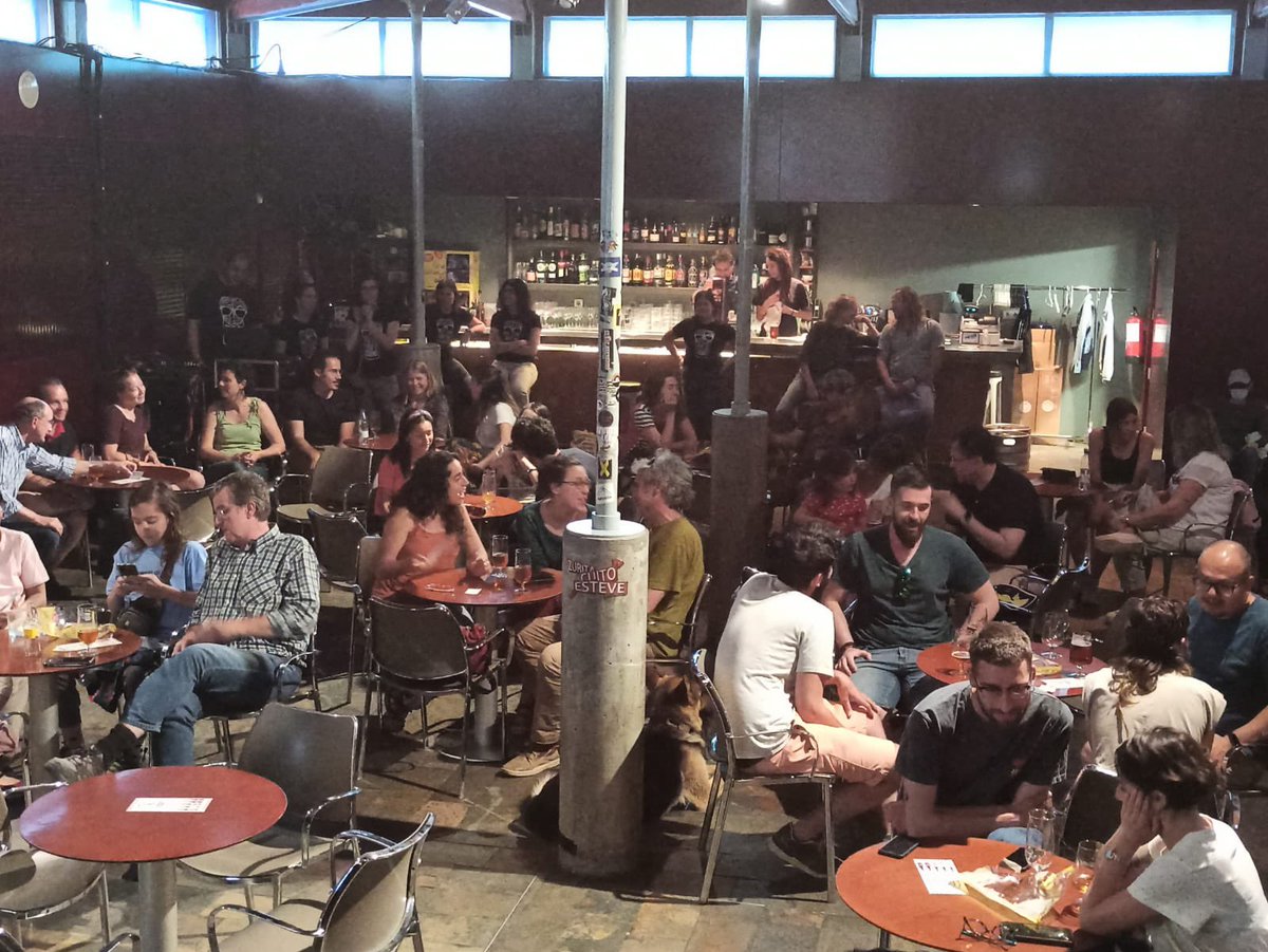 MarinaLaplana's tweet photo. Última jornada de #Pint22Lle ! Avui planeta tierra. Fantàstica presentació de @GiadaCent 🌳🍄 #Pint22ES https://t.co/vzkvl80qPd