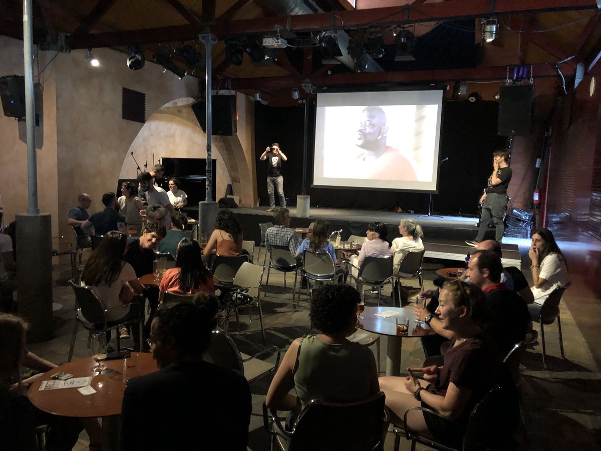 MarinaLaplana's tweet photo. Última jornada de #Pint22Lle ! Avui planeta tierra. Fantàstica presentació de @GiadaCent 🌳🍄 #Pint22ES https://t.co/vzkvl80qPd