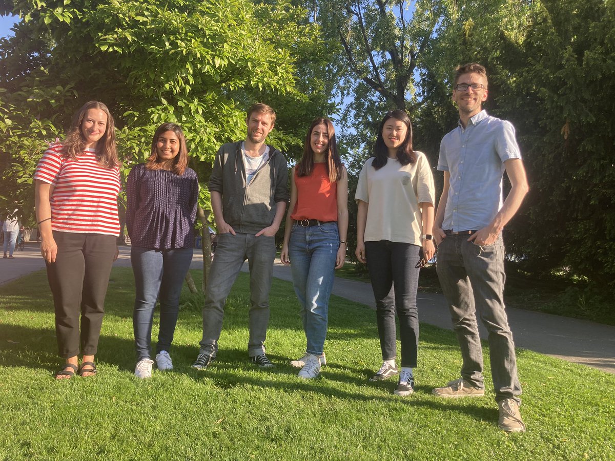 tobiaszuest's tweet photo. First group picture of the full #cardevol team! Great people, great science @ErikvanBergen @TeresaVaello @kunqi_wang @brotiBiswas https://t.co/0RVKrCt4jX