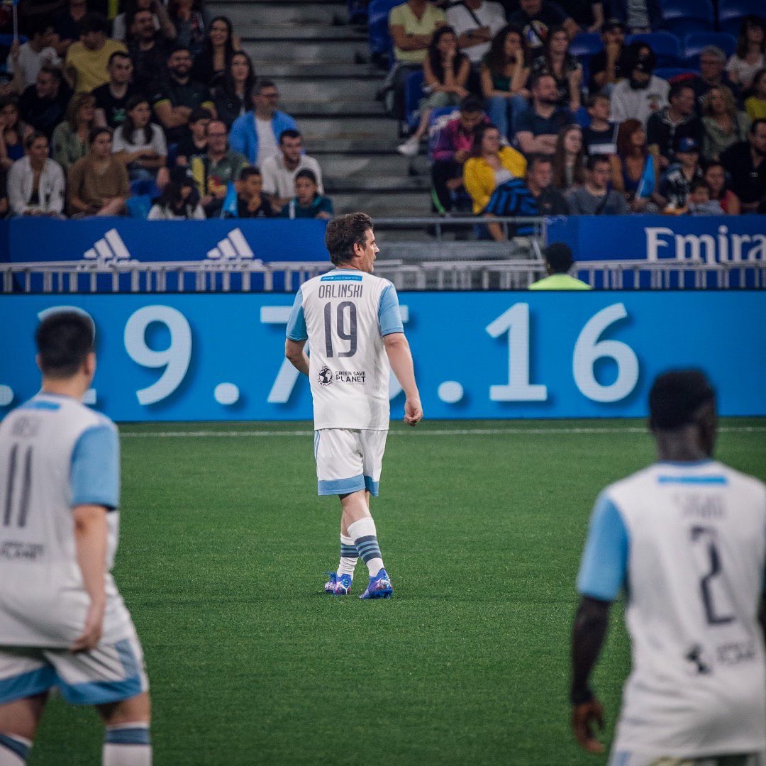 RichardOrlinski's tweet photo. Toujours aussi fier de défendre les couleurs de l’UNICEF !!! 💙 Bravo à l’OL et merci à tous pour votre soutien au profit des enfants 🙏🏼 @UNICEF_france @OL @OLfondation 

#richardorlinski #orlinski #matchdeshéros #pourchaqueenfant #groupamastadium #teamunicef https://t.co/4cQYae7Yd4