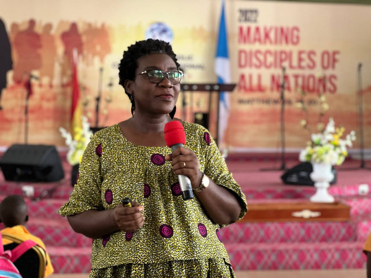 COnlineAfrica's tweet photo. Earlier today @AwoAdvocates of @COnlineAfrica took a number of schools through #OnlineSafety as part of @TelecomsChamber #celebrations . Indeed,young people in schools need their teachers to be their for them when something goes wrong online. #DigiCitizens https://t.co/8ljcEh5bXf