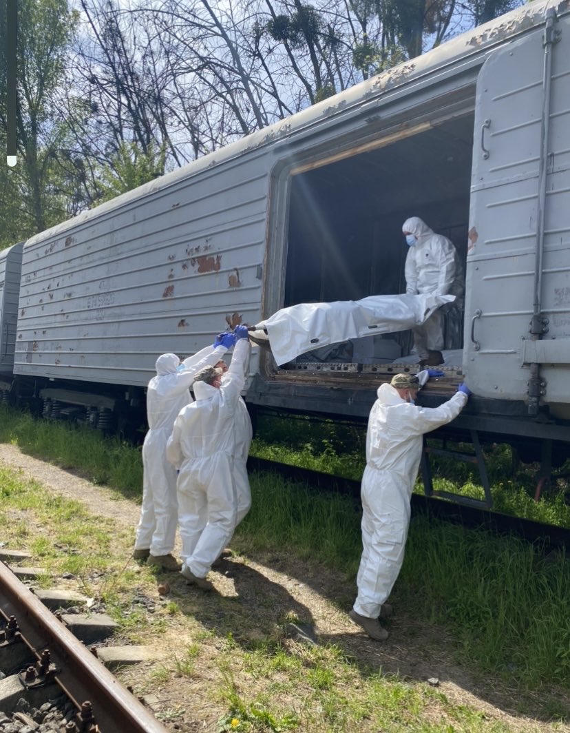 lindseyhilsum's tweet photo. Tonight ⁦@Channel4News⁩ I’m reporting on the 130 bodies of Russian soldiers the Ukrainian military are storing in Kyiv. Will the Russian authorities agree to their repatriation - and tell the families that their sons and fathers are dead? https://t.co/4JTLCNu5ZT