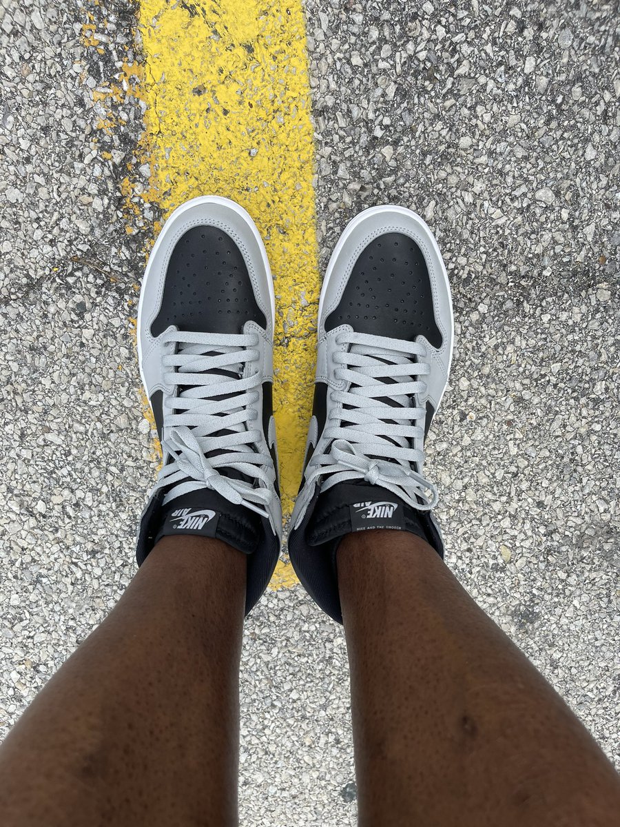 JCTheSailor's tweet photo. Like my man JerseyChiefa says….out here PIFW for the Neapolitans for the Wifey 😁 #kotd #AJ1 #Shadows2.0 #bdayshoelastyr https://t.co/sdJAj8BNzU