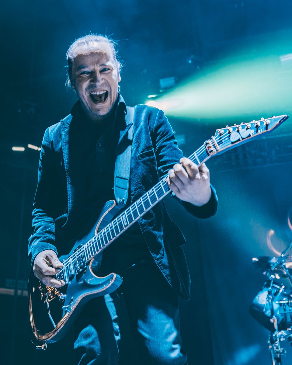 NightwishBand's tweet photo. Sold out New York kicked ass!! 🔥 Emppu certainly is enjoying it! Chicago is next. Let's go!
📸 Jeremy Saffer https://t.co/XT0j4DXnpo